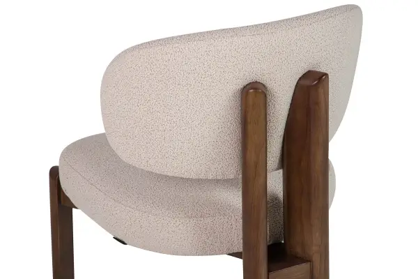 Silla de comedor de roble color nogal tapizada beige
