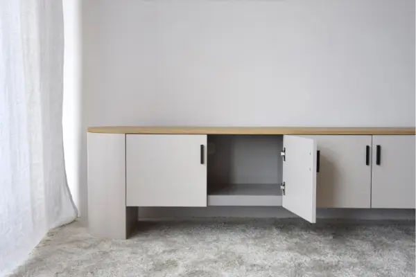 Mueble TV gris arena y madera de roble