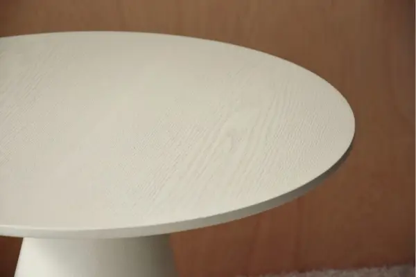 Mesa auxiliar redonda madera de fresno blanco roto