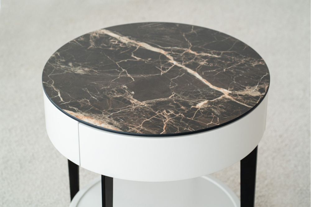 Mesa auxiliar cerámico y metal negro