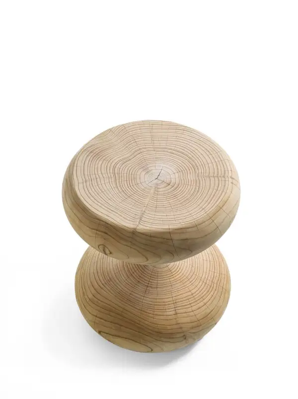 Taburete de cedro macizo inspirado en la forma de un reloj de arena