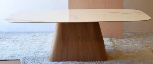 Mesa de comedor cerámico base fresno mate