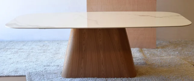 Mesa de comedor cerámico base fresno mate