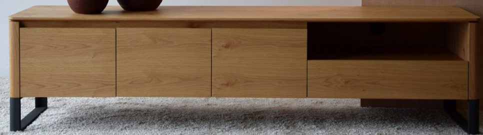 Mueble TV roble natural mate acero negro 