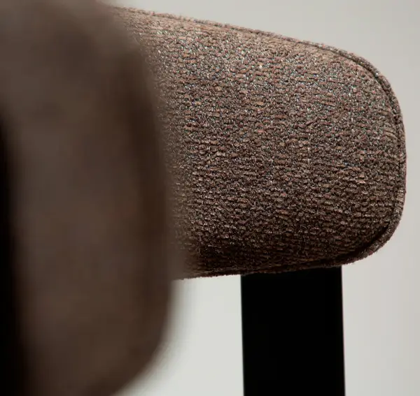Sillón tapizado y metal Ducte