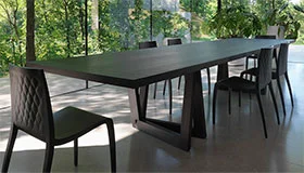 Mesa de comedor fresno teñido moca Quadror by Horm Mesa de comedor fresno teñido moca Quadror by Horm