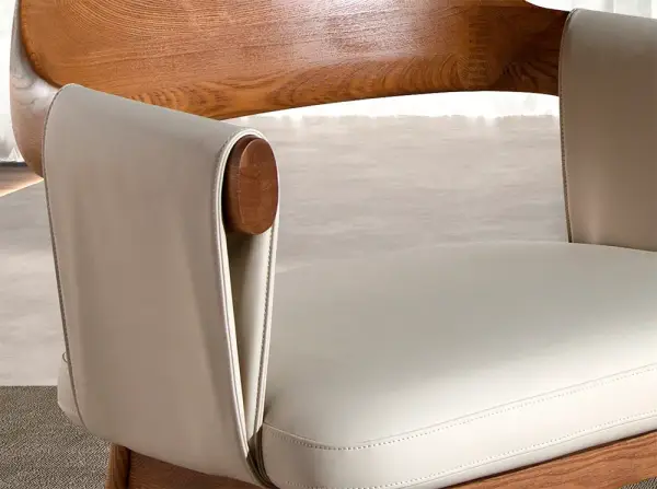 Sillón nogal y polipiel crema Olvena