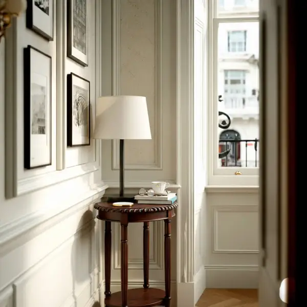 Mesa auxiliar oval clásica Chippendale