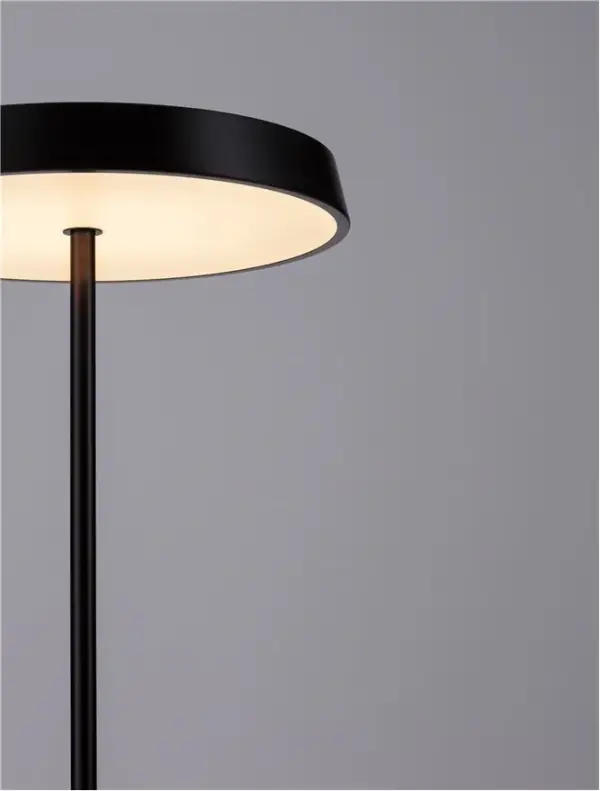 Lámpara de pie aluminio negro Vetro