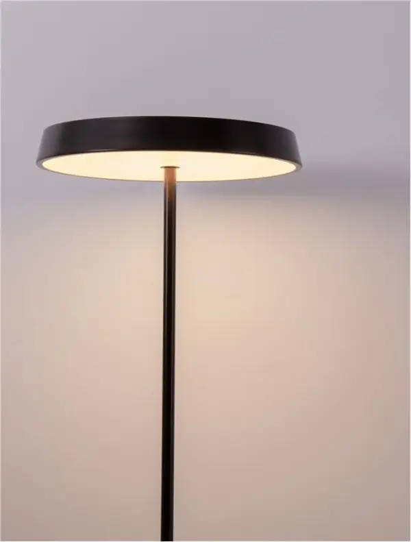 Lámpara de pie aluminio negro Vetro