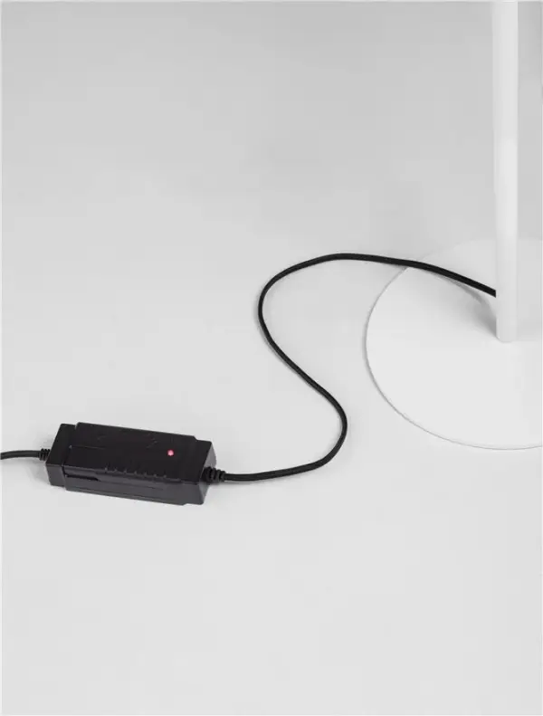 Lámpara de pie Velio blanca