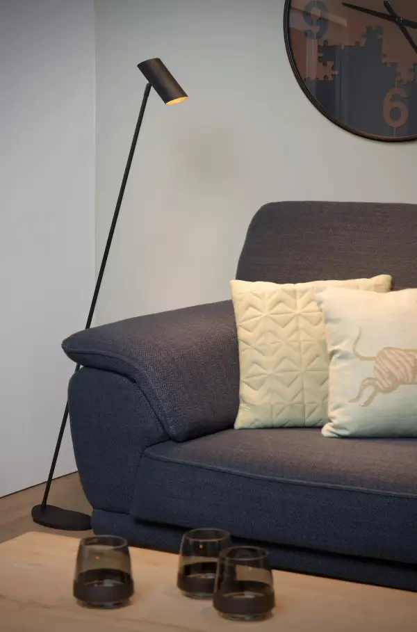 Lámpara de pie Hester negra