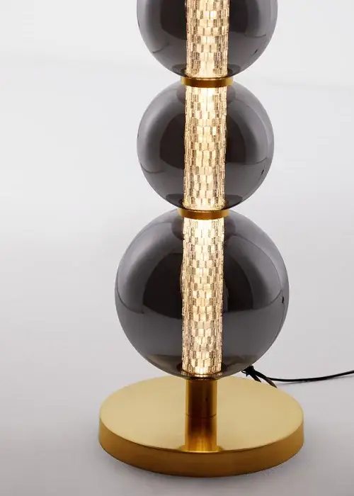 Lámpara de pie Navi latón