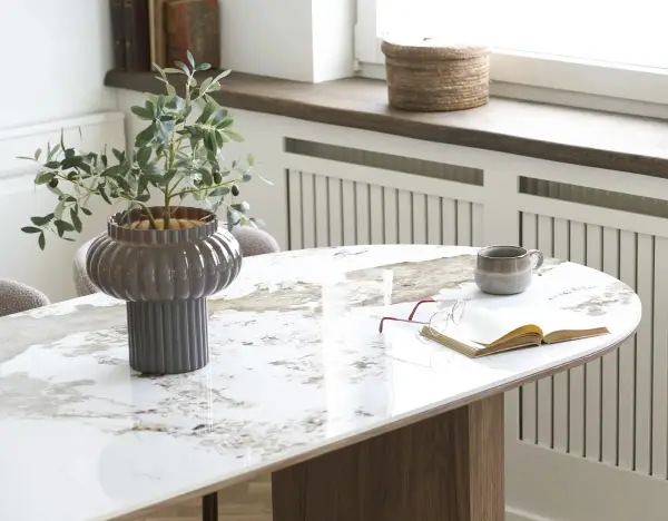 Mesa de comedor Atenas cerámica blanca y marrón