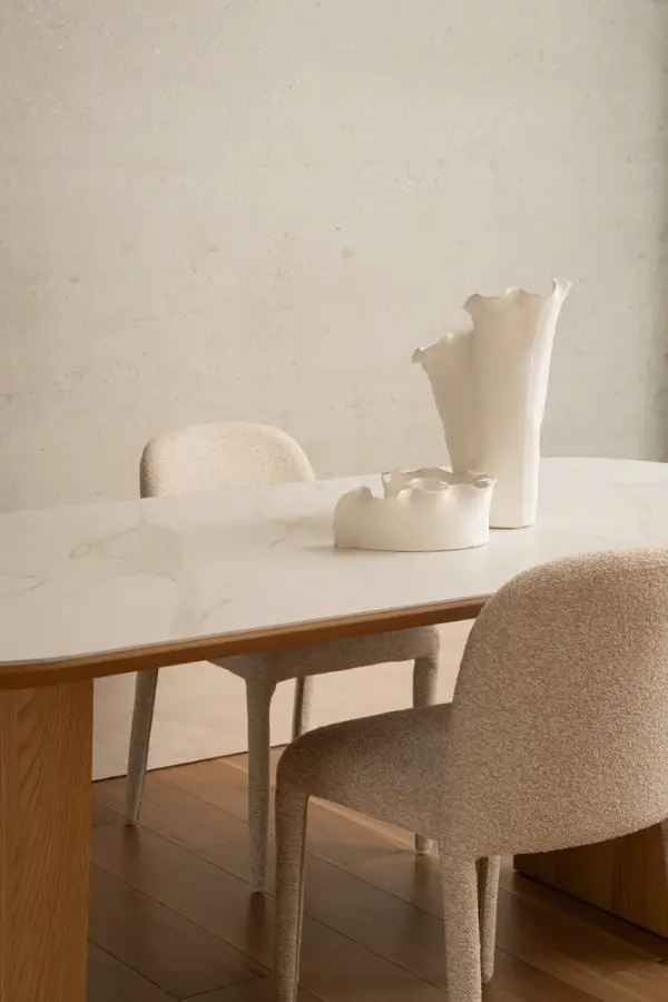 Mesa de comedor porcelánico y madera Jade