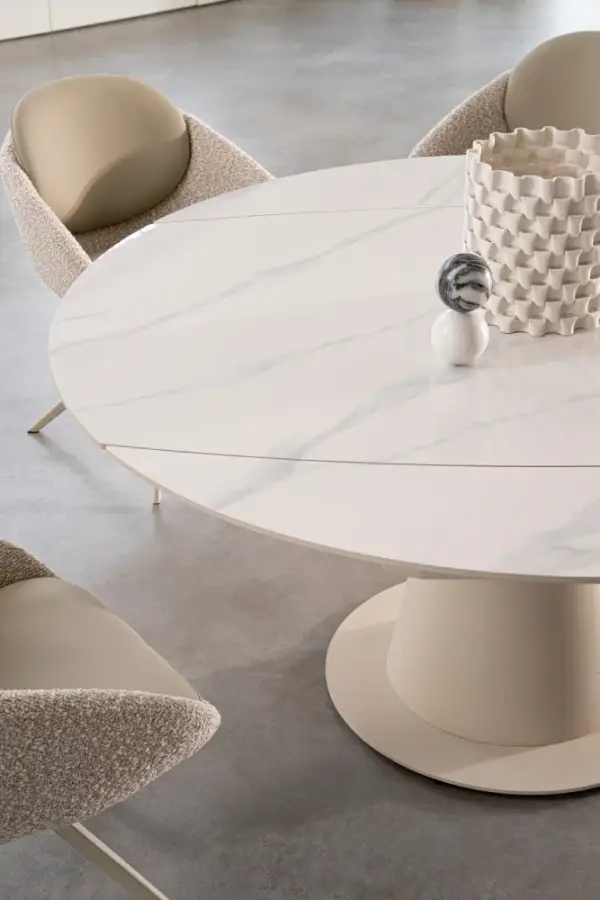 Mesa extensible de acero beige Jami