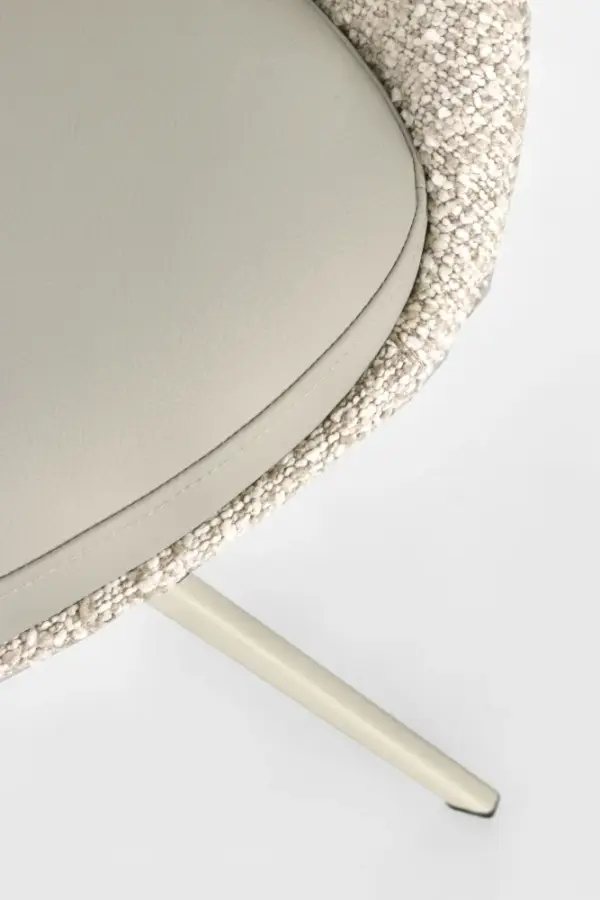 Silla giratoria beige Averik