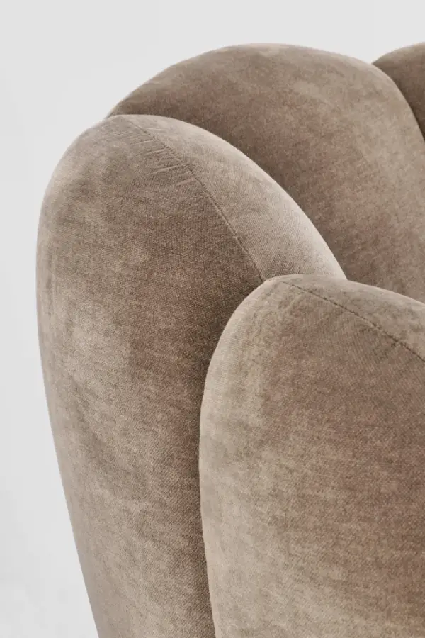 Sillón de madera y tapizado beige Tulip