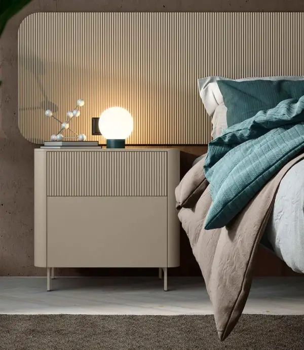 Cama con palillería Akari