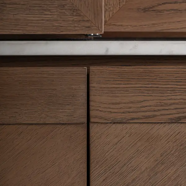 Mueble Bar Doucy de roble y mármol con luz integrada