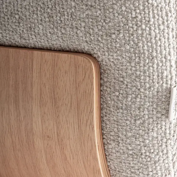 Pouf tapizado blanco roto Sasi