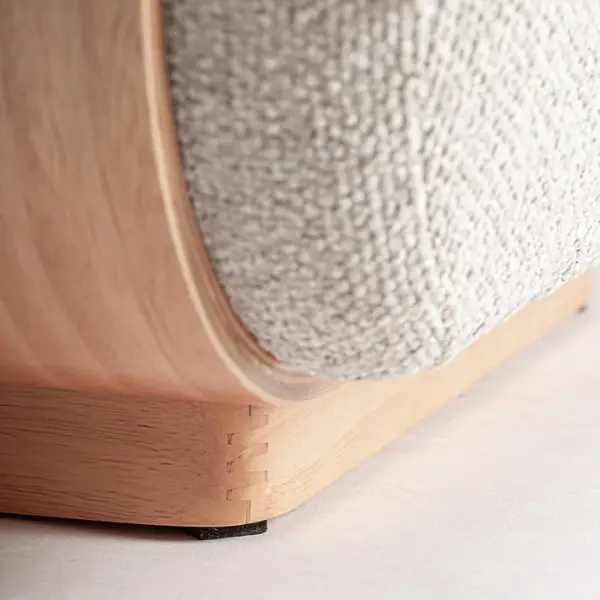 Pouf tapizado blanco roto Sasi