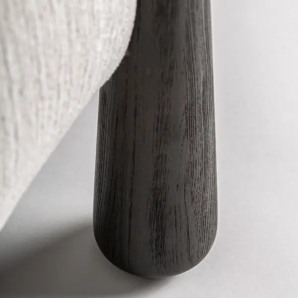 Reposapiés en madera y tapizado Davos