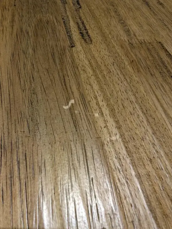 Mesa de comedor antracita y tapa en madera maciza Bryne lig. defectos