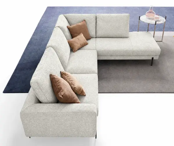Sofá rinconera con chaise longue tapizado Voyage