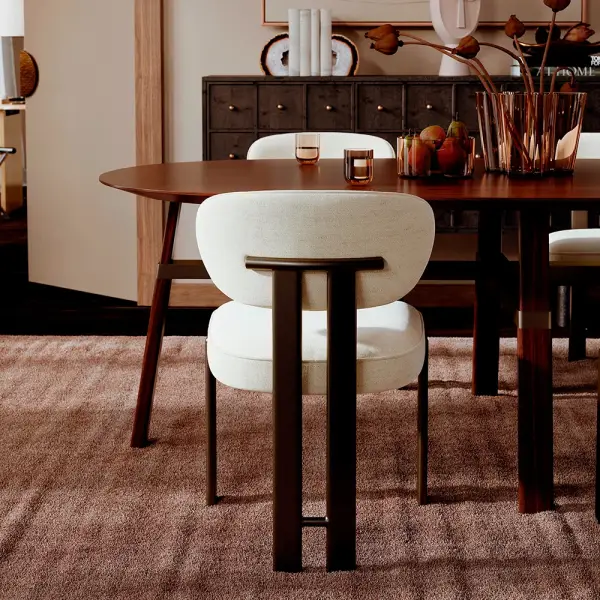 Silla tapizada beige y metal latón envejecido Ducte