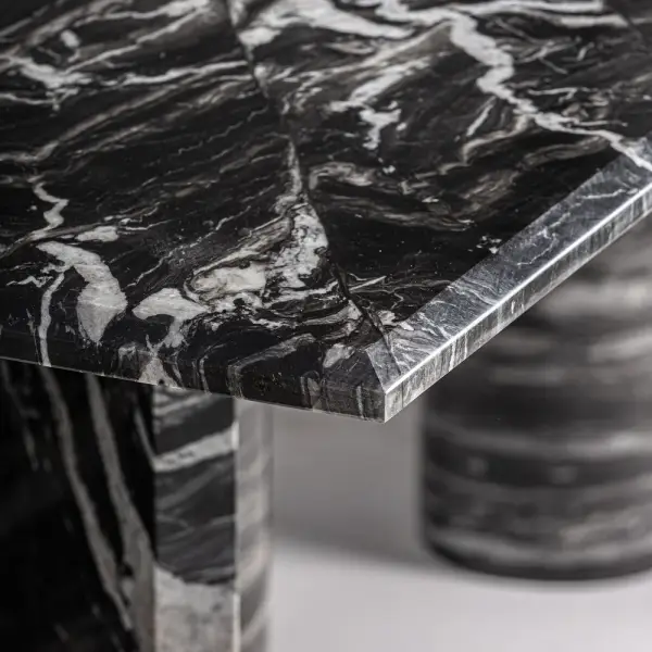 Mesa de comedor moderna Gautby de mármol negro 240 cm