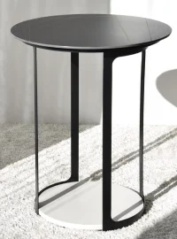 Mesa auxiliar base de piedra sinterizada y estructura de metal negro