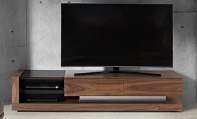 Mesa de televisión nogal y cristal negro Blackpool Ángel Cerda