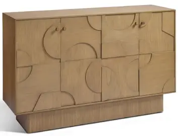 Aparador de madera natural puertas con relieves 