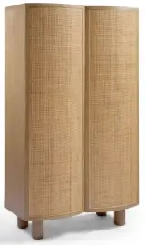 Armario de madera natural y ratán  con puertas curvas