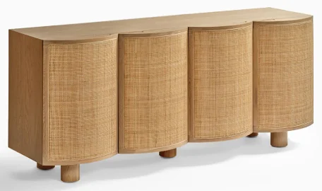 Aparador de madera de roble claro con puertas curvas de ratán natural Aparador de madera de roble claro con puertas curvas de ratán natural