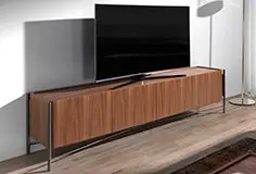 Mesa de televisión 4 puertas nogal y acero negro Amboy Angel Cerda