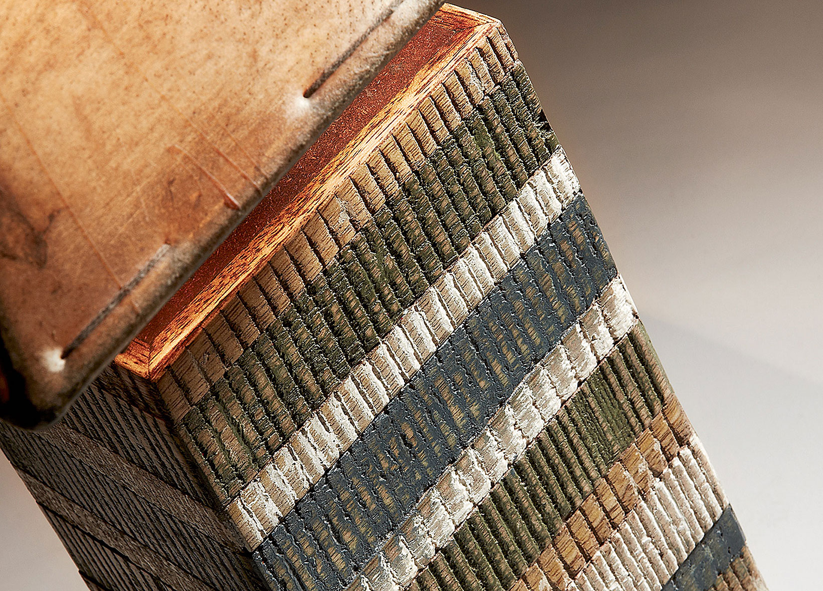 Lampara de madera vintage pachment