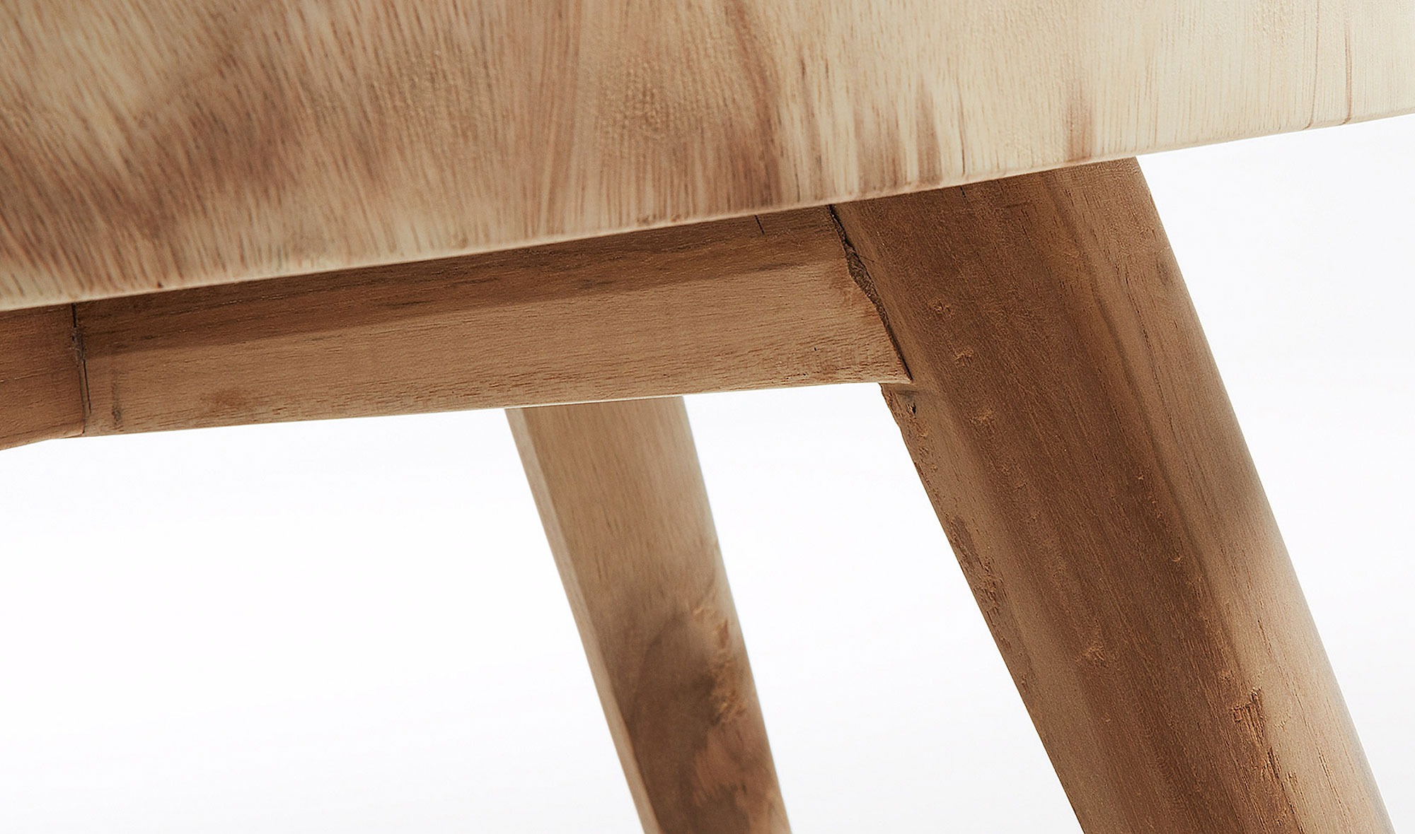 Mesa auxiliar de madera Taorín