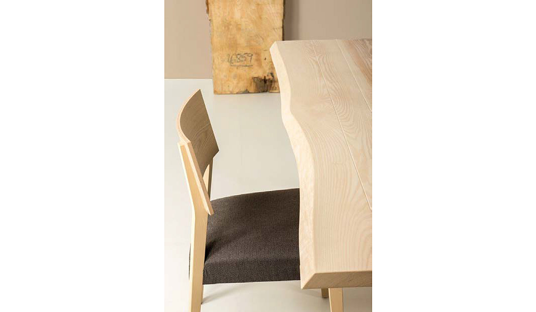 Mesa de comedor industrial de 180 Juli en madera maciza de fresno