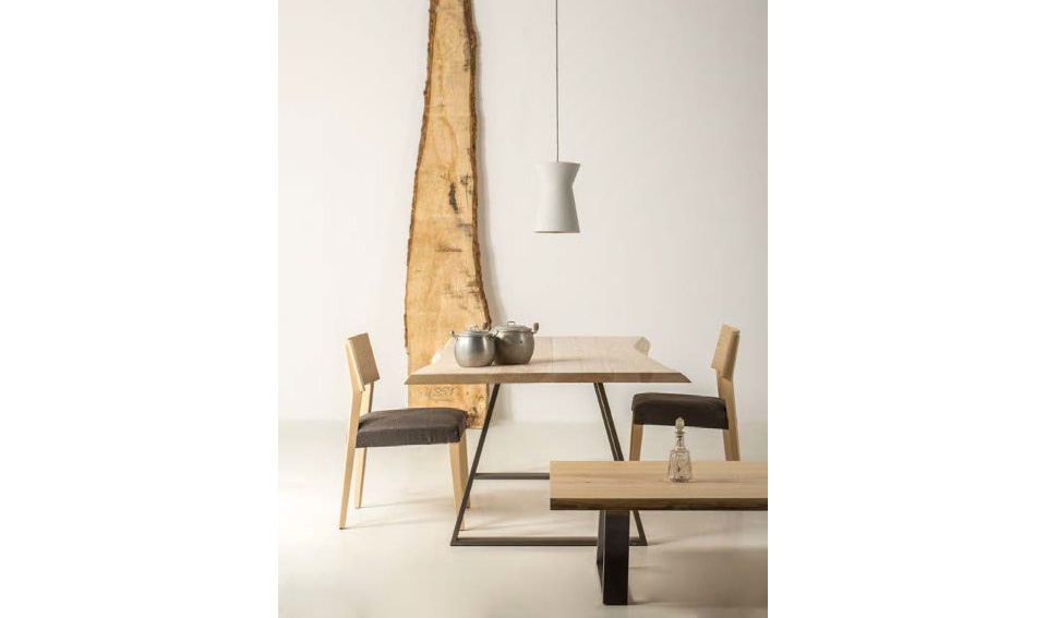 Mesa de comedor industrial de 180 Juli en madera maciza de fresno