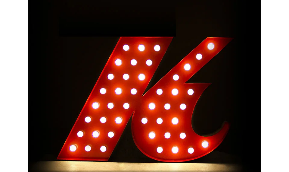 Aplique letra K color rojo