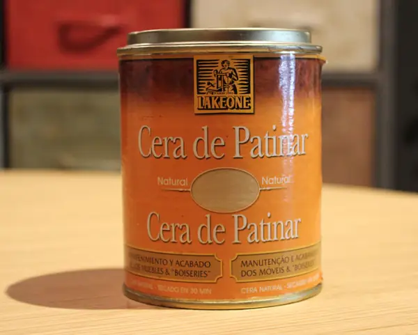 Cera de patinar para el mantenimiento de los muebles color natural