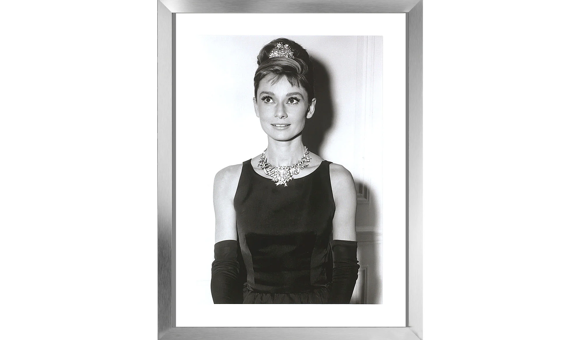 Cuadro Audrey Hepburn con tiara marco en aluminio