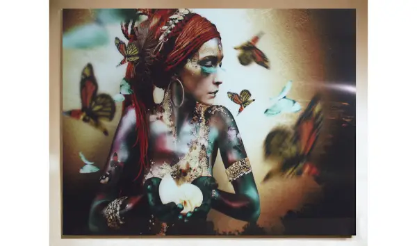 Cuadro mujer con mariposas