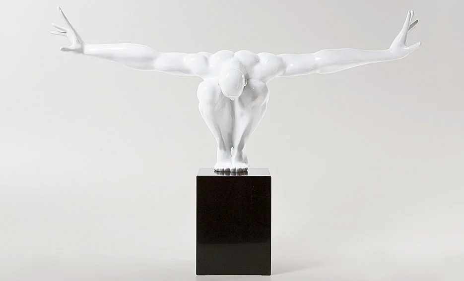 Escultura atleta blanco
