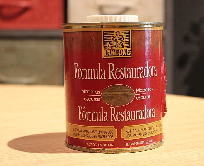 Fórmula restauradora para muebles de maderas oscuras