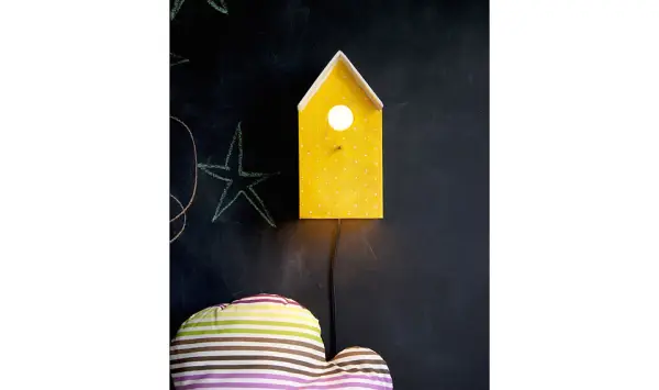 Lampara casita color amarillo