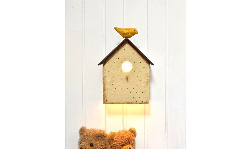 Lampara casita con pajarito color crema Lampara casita con pajarito color crema