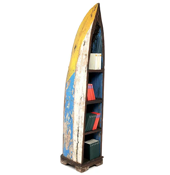 Librería barco balinés reciclado